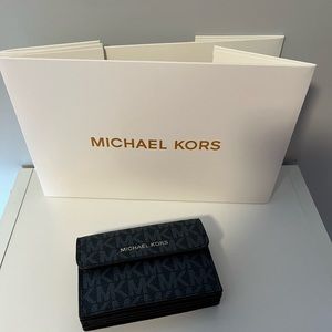 New Admiral Blue Michael Kors Cooper Logo Accordion Card Case Wallet
